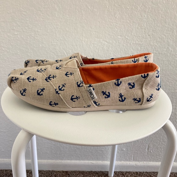 TOMS Classic Slip-on Shoes - Picture 5 of 6